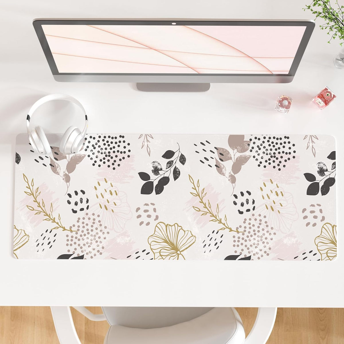 QIYI Large Mouse Pad, Cute Pink Desk Mat for Desktop, Women Girls PU Leather Desk Pad Waterproof Gaming Mousepad, Rose Gold Marble Computer Protector Writing Pad for School Office Home 31.5" X 15.7"